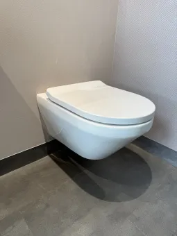 Villeroy & Boch Architectura Комбинированная упаковка подвесной унитаз со смывом TwistFlush[e³],с сиденьем Альпийский белый 4616CB01