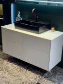 Villeroy & Boch Finion КОМПЛЕКТ Тумба под раковину, 4 выдвижных ящика, 1200 x 603 x 501 mm, Light Grey Mat Lacquer / Glass White Matt F13100GJ+4A226LR7