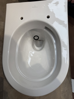 Villeroy & Boch Architectura Комбинированная упаковка подвесной унитаз TwistFlush[e³],с сиденьем Альпийский белый 4694CL01 НОМЕР 19 Уценка