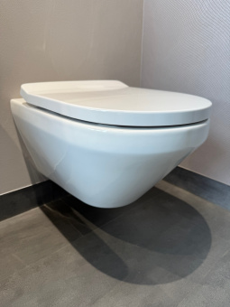 Villeroy & Boch Architectura Комбинированная упаковка подвесной унитаз со смывом TwistFlush[e³],с сиденьем Альпийский белый 4616CB01